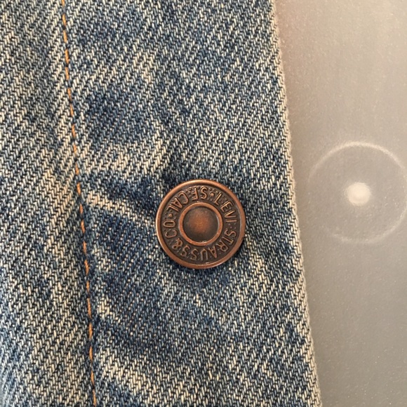 Vintage Levi jacket believed late 80s/early 90s - Picture 5 of 8